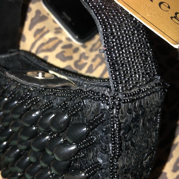 LA REGALE Black Formal tear drop Beaded Sequin mini bag Clutch NWT - Picture 7 of 13